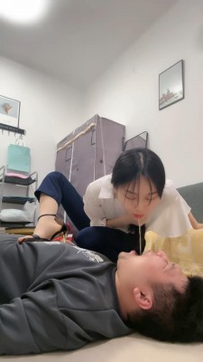 图片[5]-套路直播视频【艾莉】坏女生诱惑老师舔鞋底/高跟踩踏/口水浓痰sp bf25872-绳艺资料库